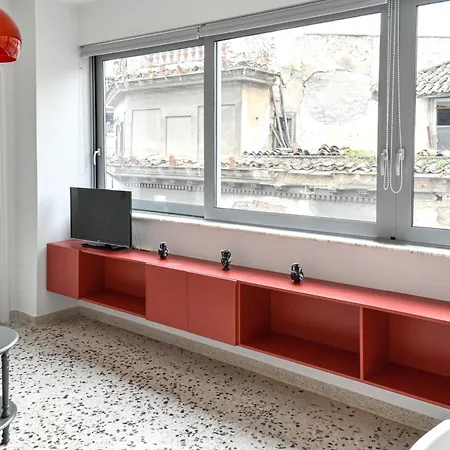 Monastiraki Panorama: Spacious Living Apartment Athens