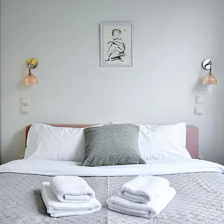 Monastiraki Panorama: Spacious Living Apartment