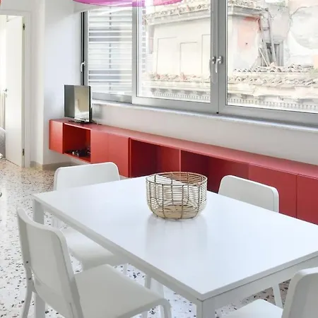 Monastiraki Panorama: Spacious Living Apartment Athens